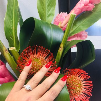 Alexia + Frankie´s Beauty Bar - Regular manicure red on natural nails by Patty - Nail Salons Near Me - Surfside, Florida Alexia + Frankie´s Beauty Bar - Regular manicure red on natural nails by Patty - Nail Salons Near Me - Surfside, Florida