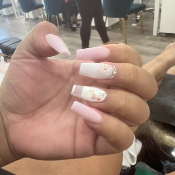 EV Nail Studio - nails by Ayn - Nail Salons Near Me - Kent, Washington