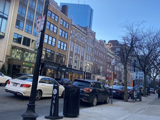 Newbury St by null