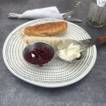 La Flor de la Calabaza - Riquísimo pan - Breakfast & Brunch Near Me - Ensenada, BCN
