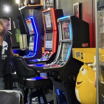 Straight Jackets - Video poker - Dive Bars Near Me - Shreveport, Louisiana