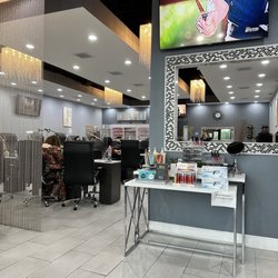 Charm Nail Lounge - Beautiful salon