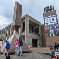 University of Washington - Broken Obelisk