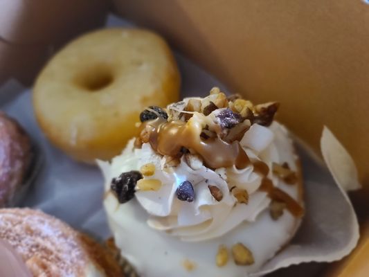 DK's Donuts & Bakery by null