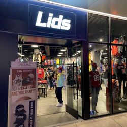 Lids - Front entrance