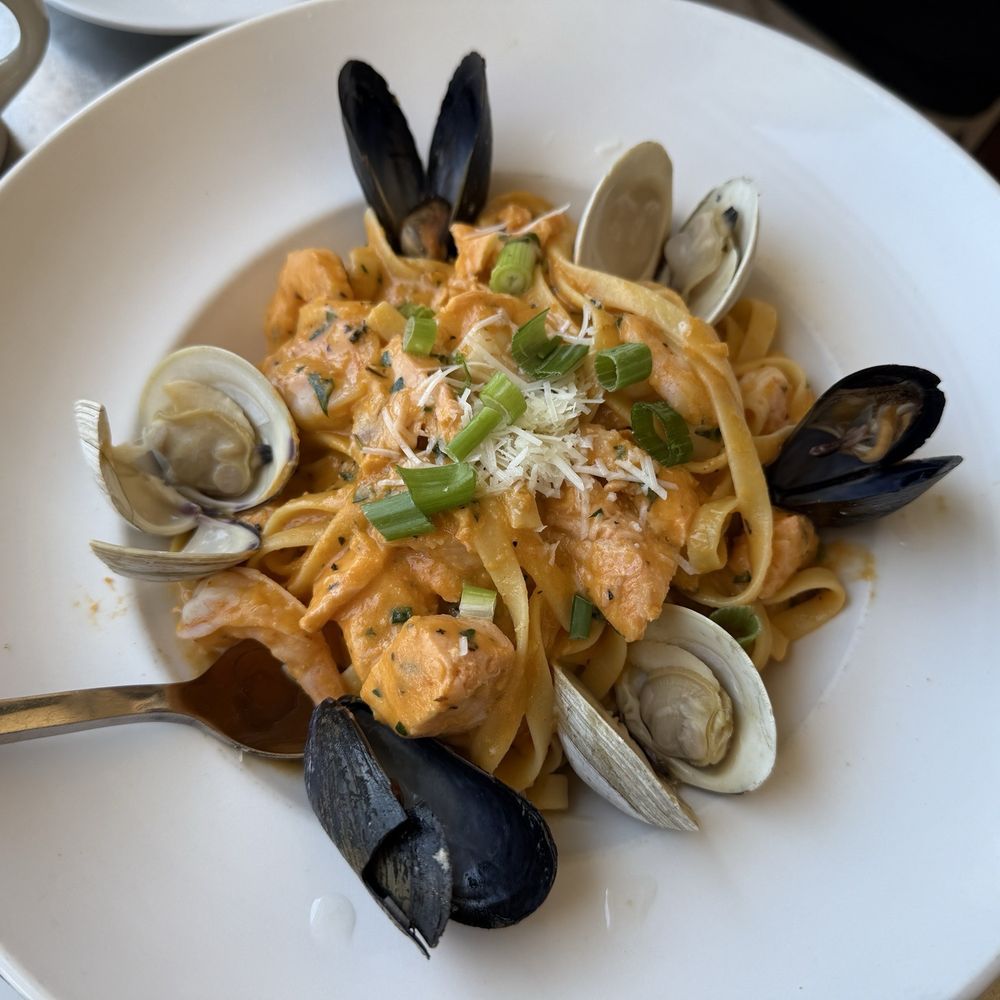 Louie Linguini's - Seafood linguine - Seafood Near Me - Monterey, California Louie Linguini's - Seafood linguine - Seafood Near Me - Monterey, California