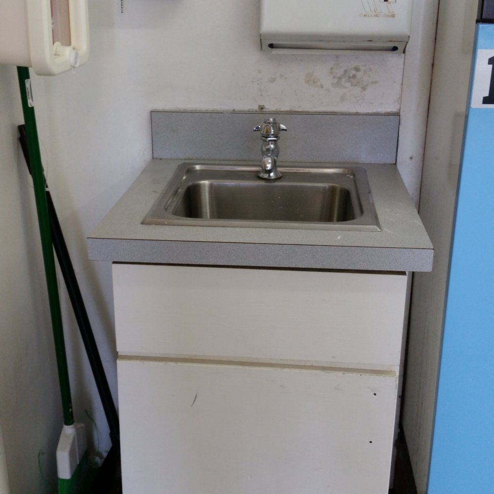 Teddy Bear Wash & Dry - Not even soap to was hands after paying them with quarters a load 225 soap 2 a month to wash hands sad - Laundromat Near Me - Richmond, California Teddy Bear Wash & Dry - Not even soap to was hands after paying them with quarters a load 225 soap 2 a month to wash hands sad - Laundromat Near Me - Richmond, California