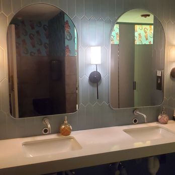 Saltwater Coastal Grill - Coastal Themed Bathroom - Mediterranean Near Me - Rosemont, Illinois