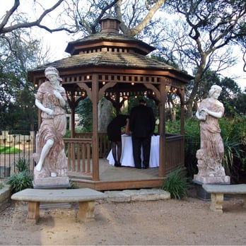 The Vista On Seward Hill - Gazebo at entry for guest book - Party & Event Planning Near Me - Austin, Texas