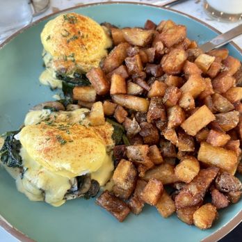 Popping Yolk Cafe - Florentine Benedict - Cafes Near Me - Brea, California