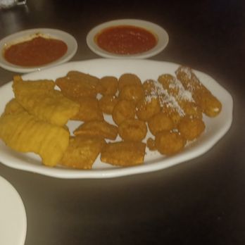 Pirrone's Pizzeria - teeny tiny mushrooms? But the ravioli and meat sauce came through when needed. - Pizza Near Me - Florissant, Missouri Pirrone's Pizzeria - teeny tiny mushrooms? But the ravioli and meat sauce came through when needed. - Pizza Near Me - Florissant, Missouri