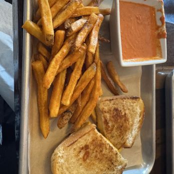 Chester Brunnenmeyer's - Grilled cheese with fries and tomato soup - American Near Me - Blue Ridge, Georgia Chester Brunnenmeyer's - Grilled cheese with fries and tomato soup - American Near Me - Blue Ridge, Georgia