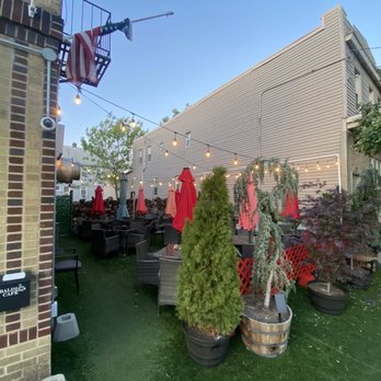 Baldi Cafe - Cozy outdoor dining - Caribbean Near Me - Linden, New Jersey