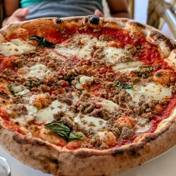 July 4, 2025; Pizza Margherita con Salsiccia Fresca (€12.50).