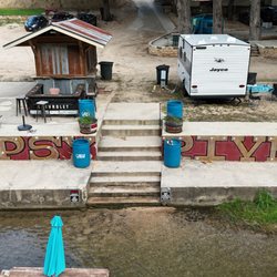 Gypsy River Resort - Stairway to water