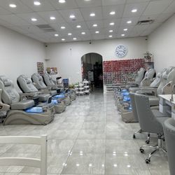Super Nails & Spa - The salon.
