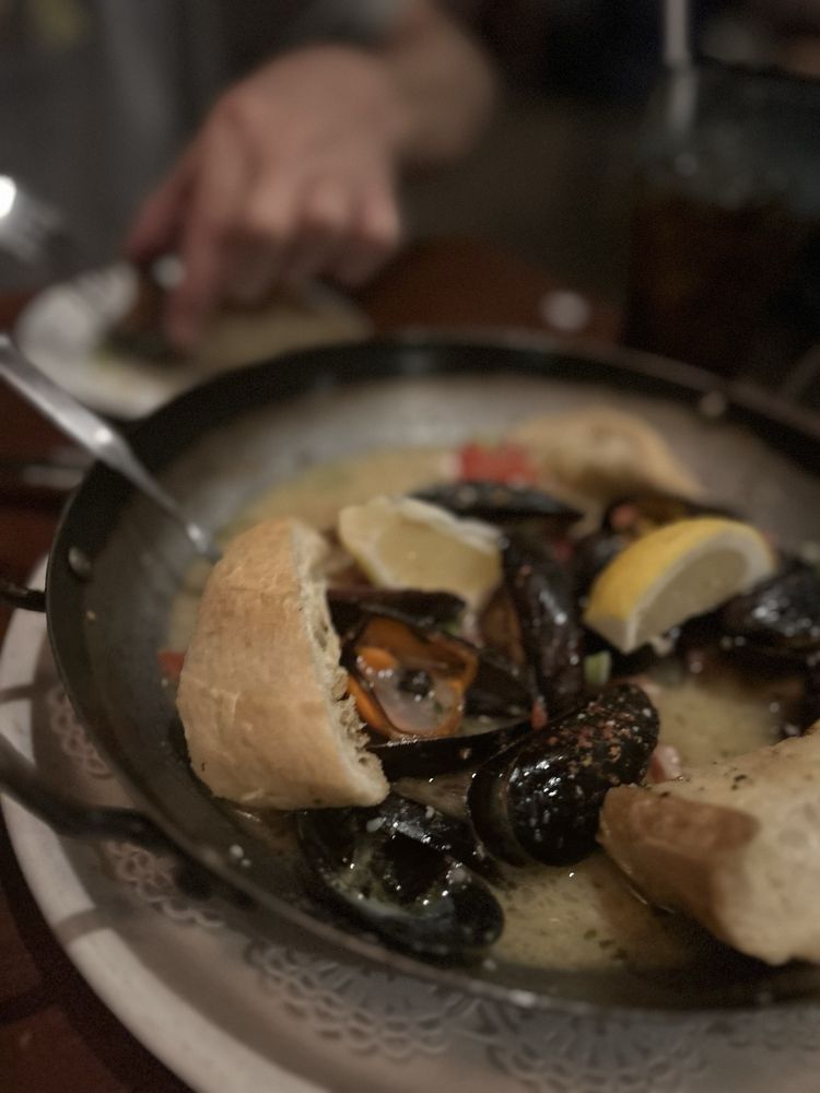 Red Fox Bar & Grille