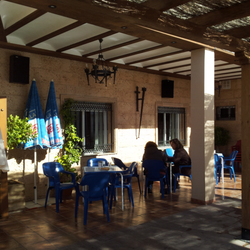 Restaurante Mesón Refugio - Terraza del Restaurante Mesón Refugio en Maria