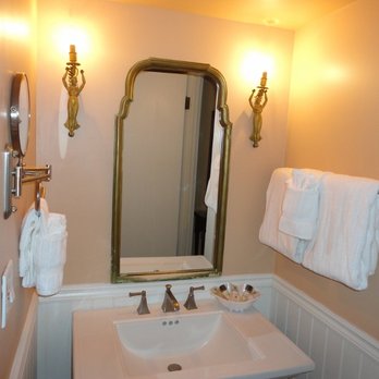 Kehoe House - Emma Kelly Bathroom - Bed & Breakfast Near Me - Savannah, Georgia Kehoe House - Emma Kelly Bathroom - Bed & Breakfast Near Me - Savannah, Georgia
