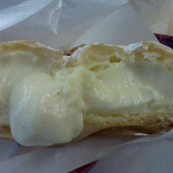 Beard Papa's - Bakeries Near Me - Gardena, California