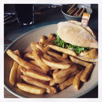 Nando's - Medium chicken burger with peri peri fries and halloumi. - Fast Food Near Me - Dundee Nando's - Medium chicken burger with peri peri fries and halloumi. - Fast Food Near Me - Dundee