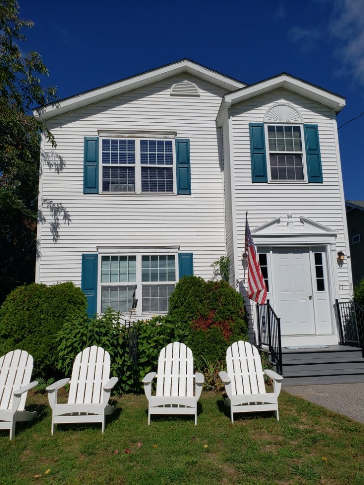 Slide of Lefty's Handyman Service