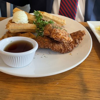 The Corner Grille - Chicken & Waffle - Breakfast & Brunch Near Me - College Park, Georgia