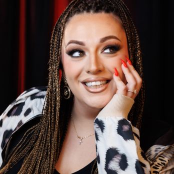 Salon lounge - Makeup by Mariam Gozal - Hair Salons Near Me - El Cajon, California Salon lounge - Makeup by Mariam Gozal - Hair Salons Near Me - El Cajon, California