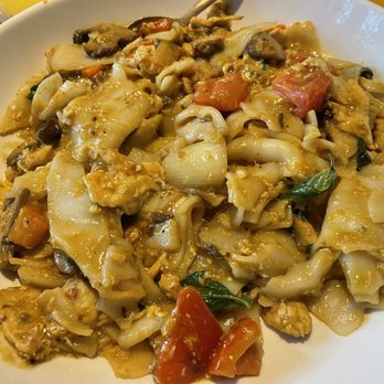 Wild Rose Northern Thai Eats - Yellow curry with the thick noodles. YUM - Thai Near Me - Bend, Oregon Wild Rose Northern Thai Eats - Yellow curry with the thick noodles. YUM - Thai Near Me - Bend, Oregon