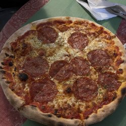 X-Port Pizzeria - Pepperoni pizza