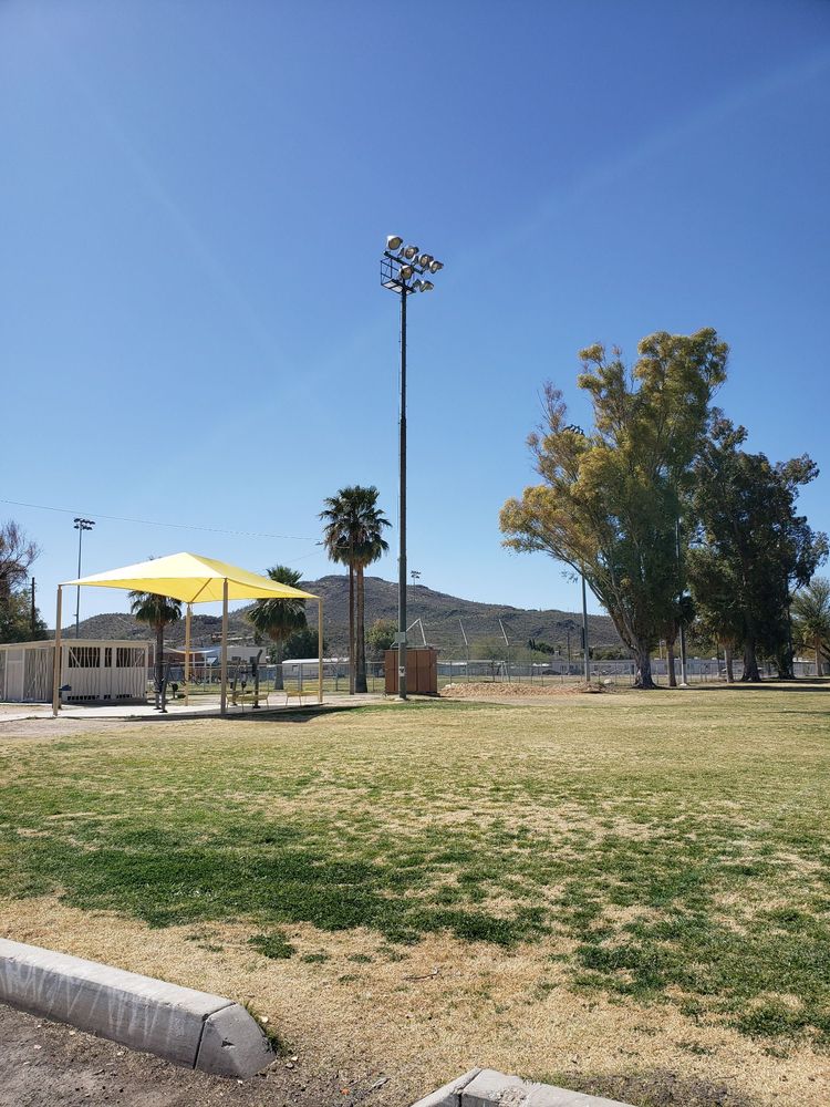 MENLO PARK Updated September 2024 325 N Grande Ave, Tucson, Arizona