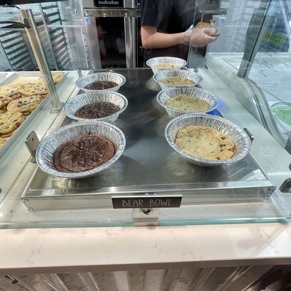 The Baked Bear - Baked bowl - Ice Cream & Frozen Yogurt Near Me - Miami Beach, Florida The Baked Bear - Baked bowl - Ice Cream & Frozen Yogurt Near Me - Miami Beach, Florida