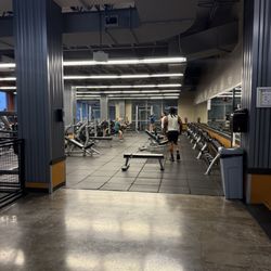 Gold's Gym - San Antonio The Quarry