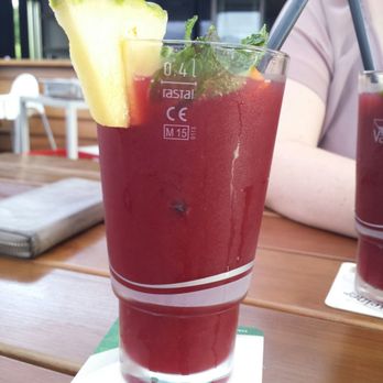 Stadtwaldhaus - Waldbeer-Minze Limonade - Cafes Near Me - Mettmann, NW