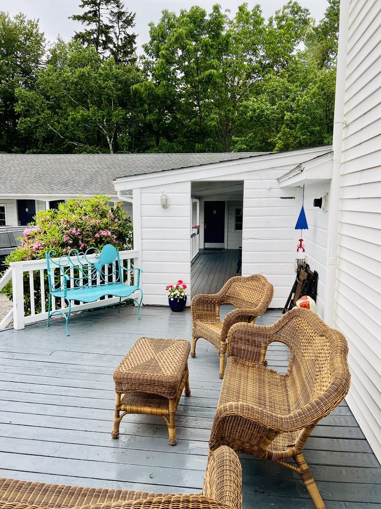 YARDARM MOTEL Updated October 2024 17 Reviews 172 E Main St