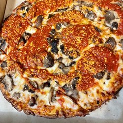Donatos Pizza - Cauliflower crust pizza with mushrooms