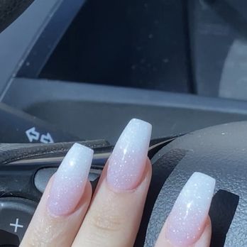 Empress Nails - close up of the p/w sparkly ombré! SOOO pretty - Nail Salons Near Me - Little Elm, Texas
