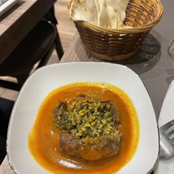 Téhéran - Eggplant stuffed with Persian rice, ground beef, peas and fresh herbs
