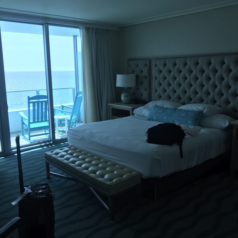 Opal Sands - Opal room bedroom. - Resorts Near Me - Clearwater Beach, Florida Opal Sands - Opal room bedroom. - Resorts Near Me - Clearwater Beach, Florida