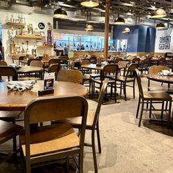 Q39 Midtown - Looking towards the kitchen