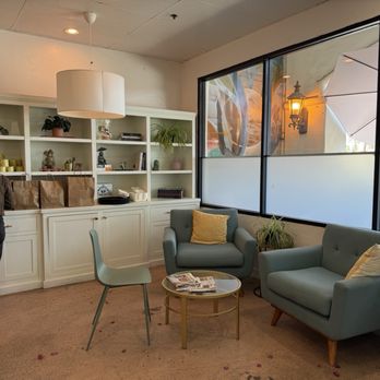 Beautiful Day - Reading nook - Breakfast & Brunch Near Me - La Quinta, California