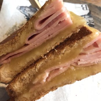 Blue Boar - Rubber cheese in the ham and cheese toastie, yuck - British Near Me - London, XGL