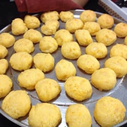 Candela Panadería -sucursal Centro - Chipás recién salidos del horno