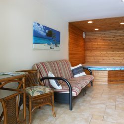 Aaron's Pool and Spa Bed and Breakfast - The Spa Suite