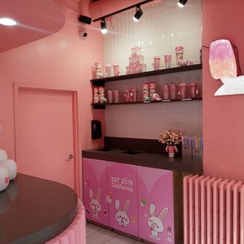 Ume Tea - a pink room with a white bunny - Bubble Tea Near Me - Evanston, Illinois