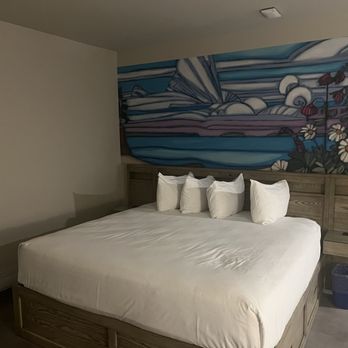 The Arts Hotel - King room - Hotels Near Me - Charlottetown, Prince Edward Island