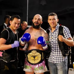 Rebel Thaiboxing - Jeff Tamarez wins the 154lbs Full Rules Victory title by KO in the first round!