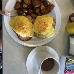 Li'l Miner Diner - Eggs Benedict