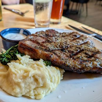 M'tucci's Twenty-Five - 23-oz special Porterhouse - Italian Near Me - Albuquerque, New Mexico