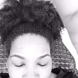 I've been going to Rubina for a few months now and I love the way she threads my eyebrows.